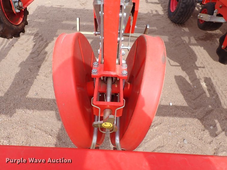 image for item DS7040 2019 Checchi & Magli Trium 45 TS  transplanter