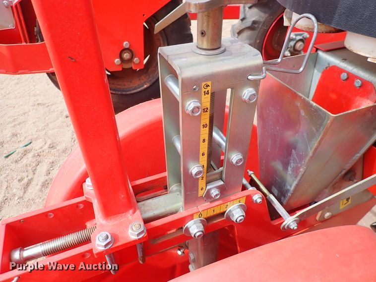 image for item DS7040 2019 Checchi & Magli Trium 45 TS  transplanter