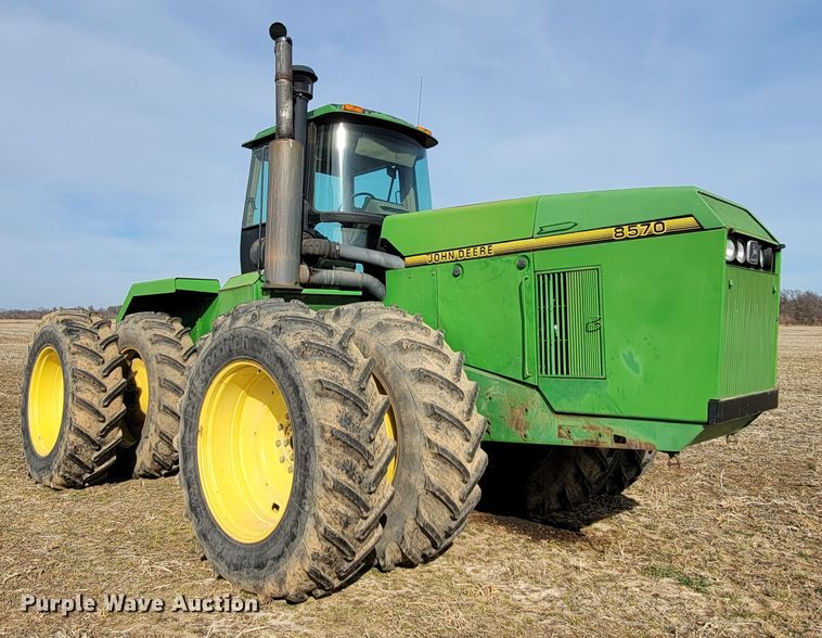 image for item HF9270 1993 John Deere 8570  4WD tractor