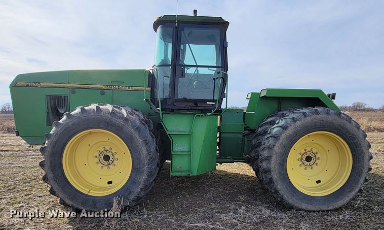 image for item HF9270 1993 John Deere 8570  4WD tractor
