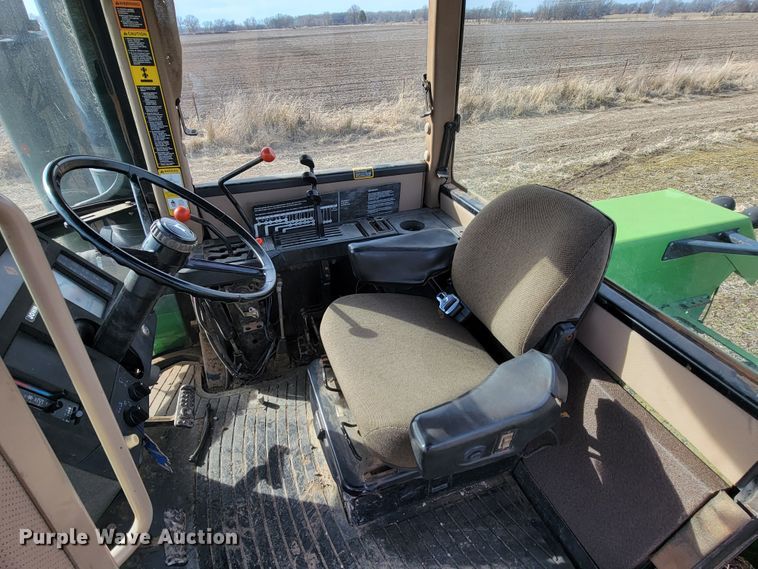 image for item HF9270 1993 John Deere 8570  4WD tractor