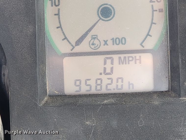 image for item HF9270 1993 John Deere 8570  4WD tractor