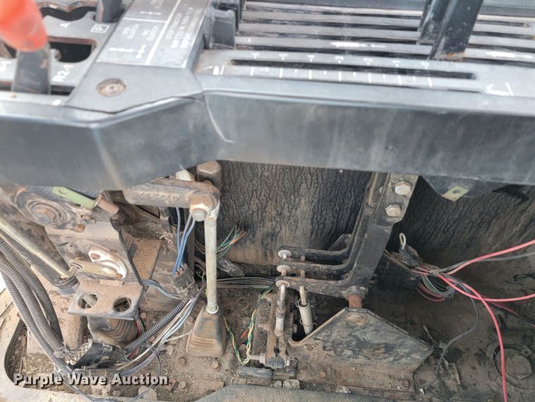 image for item HF9270 1993 John Deere 8570  4WD tractor