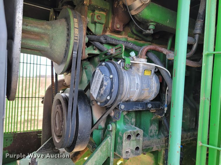 image for item HF9270 1993 John Deere 8570  4WD tractor