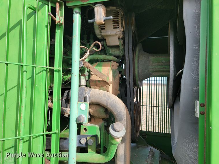 image for item HF9270 1993 John Deere 8570  4WD tractor