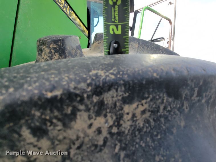 image for item HF9270 1993 John Deere 8570  4WD tractor