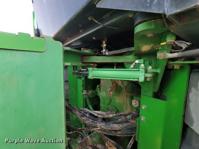 image for item HF9270 1993 John Deere 8570  4WD tractor