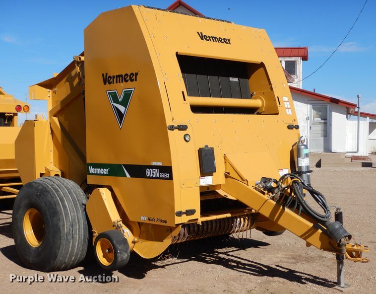 image for item IE9740 Vermeer 605N  round baler