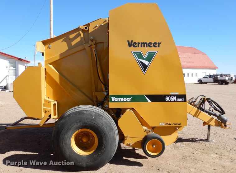 image for item IE9740 Vermeer 605N  round baler