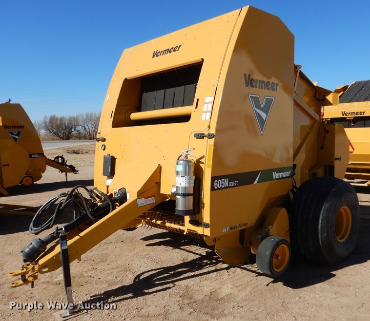 image for item IE9740 Vermeer 605N  round baler