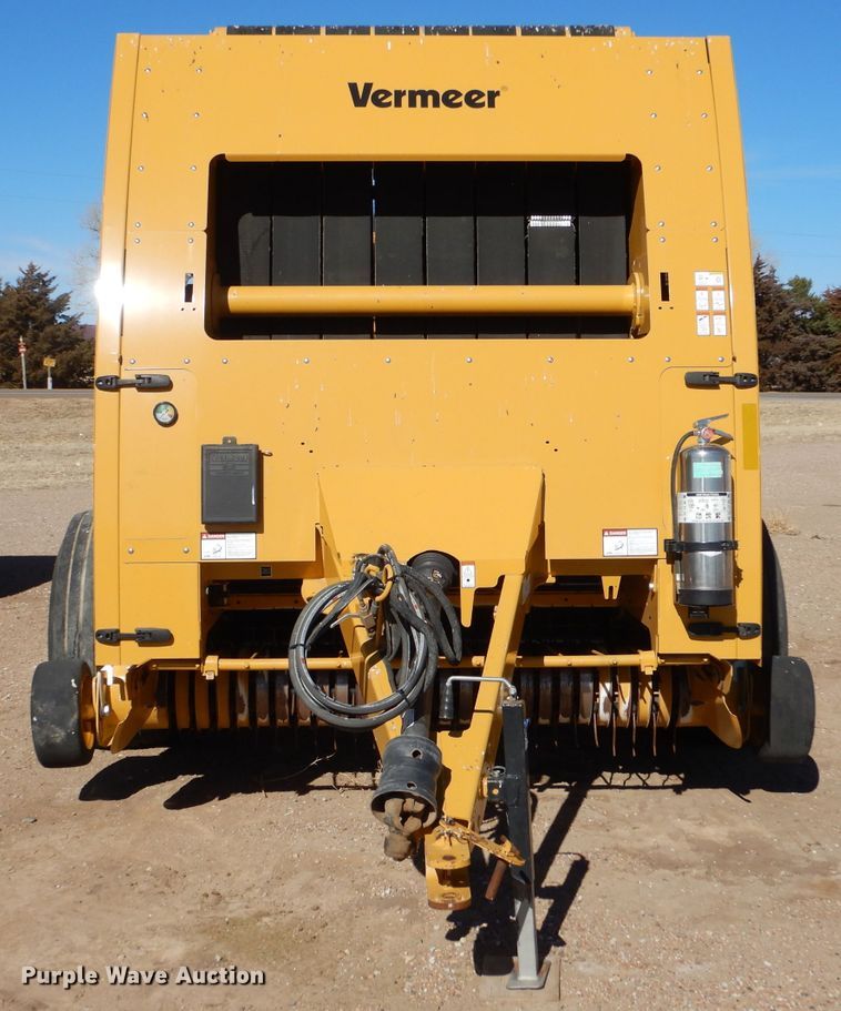 image for item IE9740 Vermeer 605N  round baler