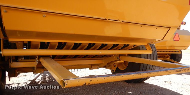 image for item IE9740 Vermeer 605N  round baler