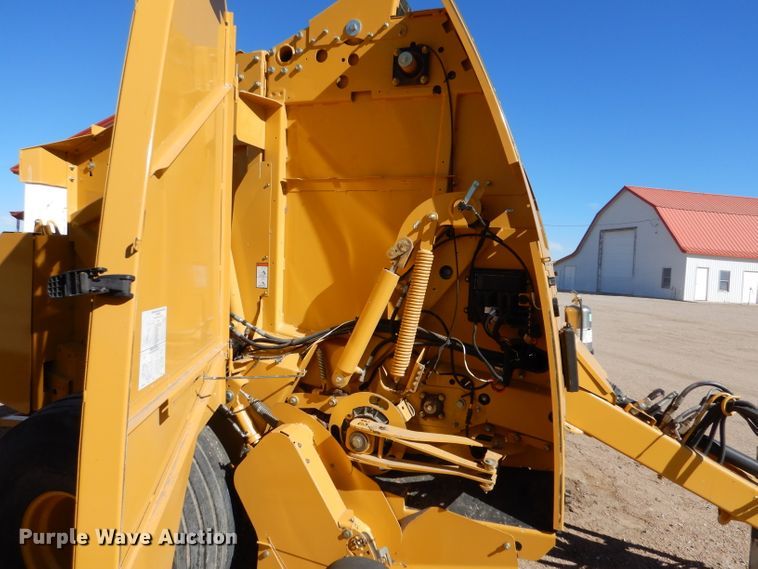 image for item IE9740 Vermeer 605N  round baler