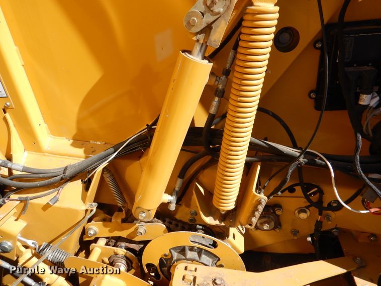 image for item IE9740 Vermeer 605N  round baler