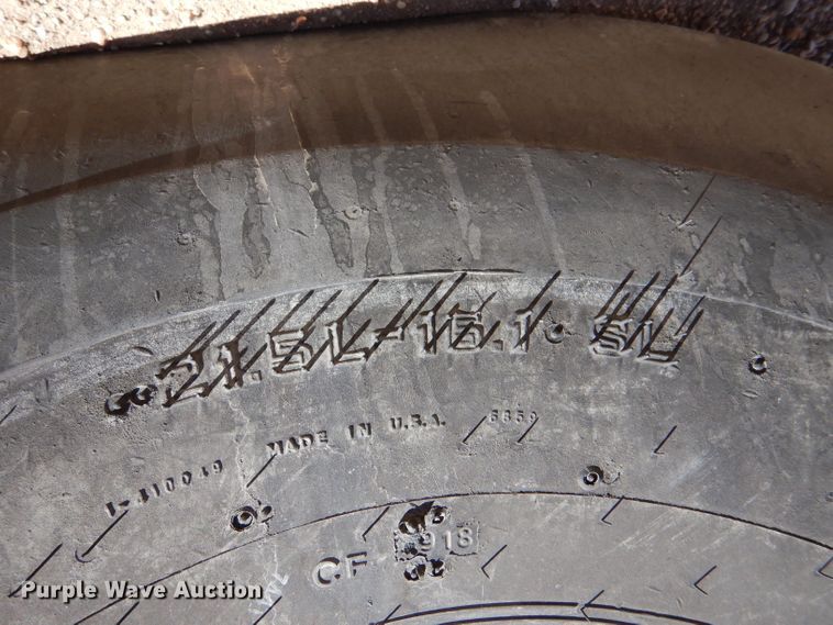 image for item IE9740 Vermeer 605N  round baler