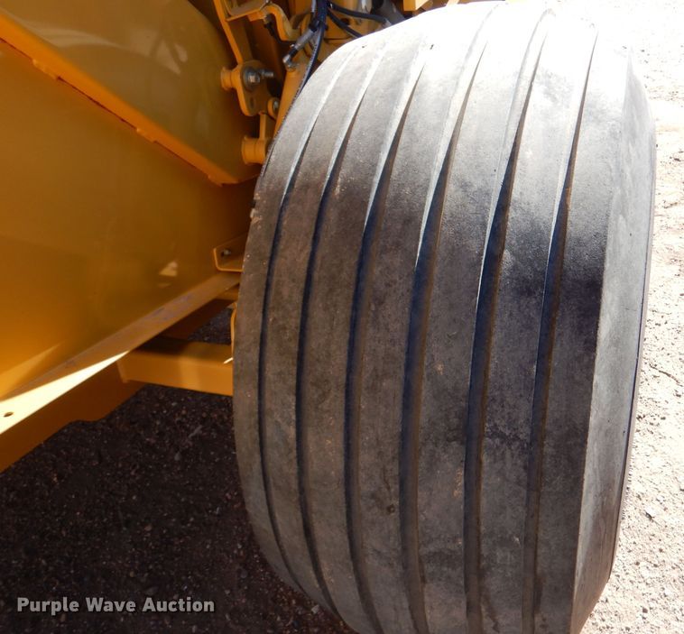 image for item IE9740 Vermeer 605N  round baler