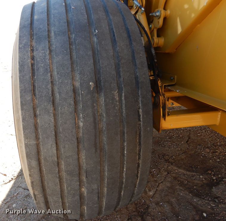 image for item IE9740 Vermeer 605N  round baler