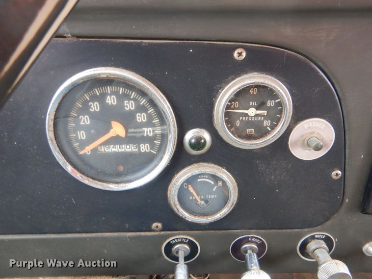 image for item IE9741 1968 International Loadstar 1800  grain truck