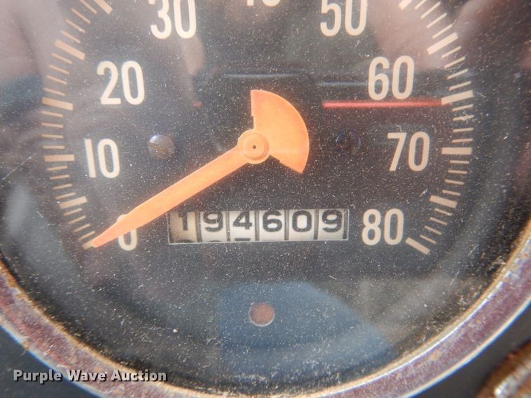 image for item IE9741 1968 International Loadstar 1800  grain truck