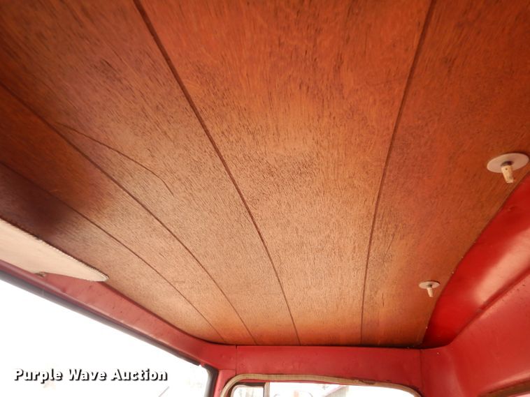 image for item IE9741 1968 International Loadstar 1800  grain truck