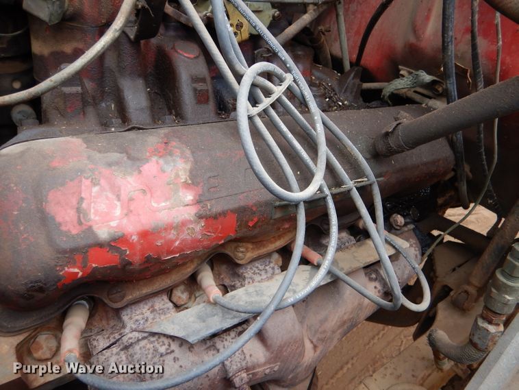 image for item IE9741 1968 International Loadstar 1800  grain truck