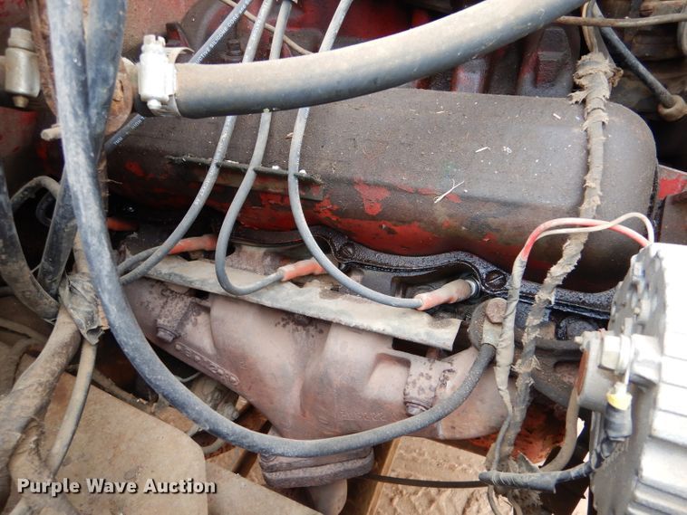 image for item IE9741 1968 International Loadstar 1800  grain truck