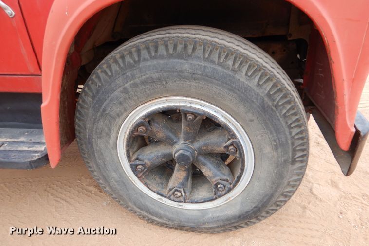 image for item IE9741 1968 International Loadstar 1800  grain truck