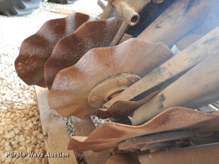 image for item IH9204 (15) Kinze no-till coulters