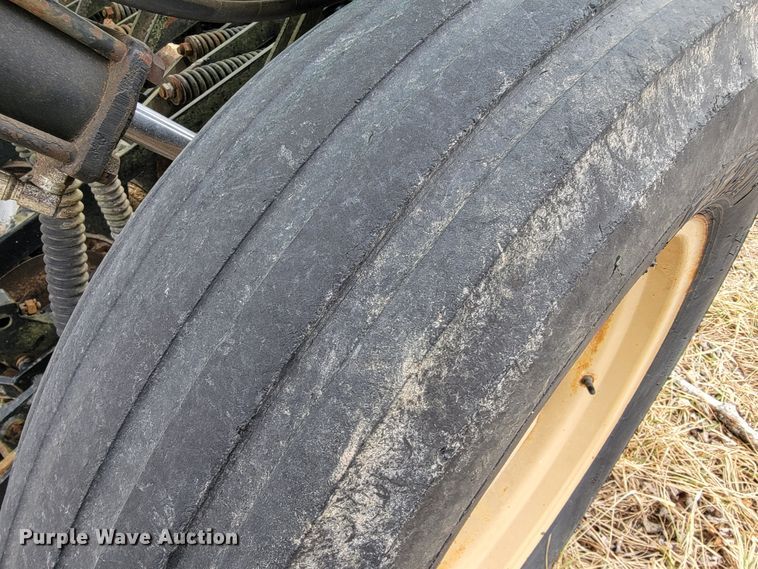 image for item JE9886 Great Plains EWNT7  Solid Stand no-till grain drill