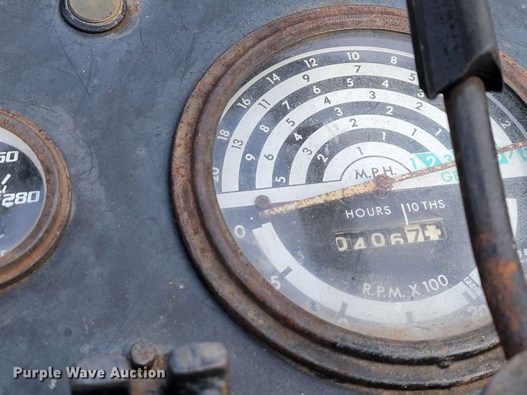 image for item JE9894 John Deere 401  tractor