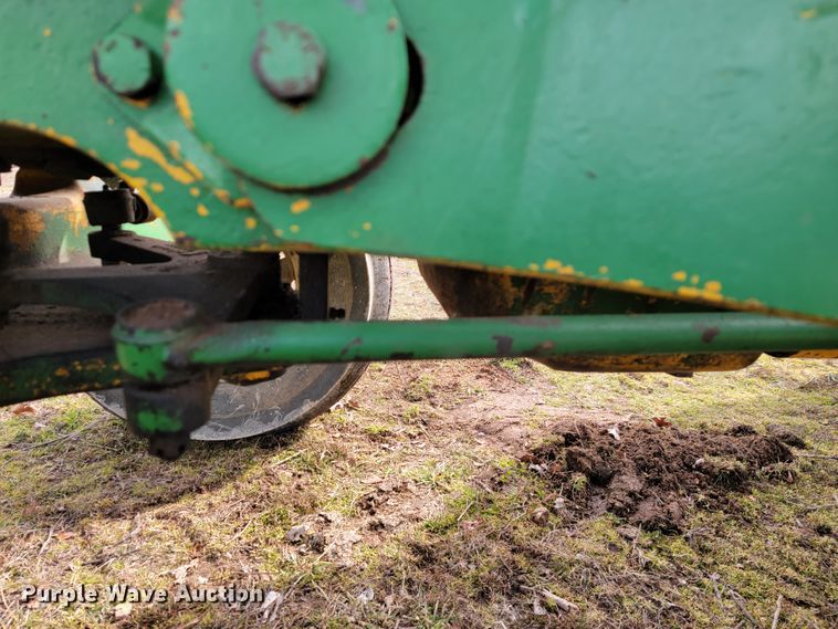 image for item JE9894 John Deere 401  tractor