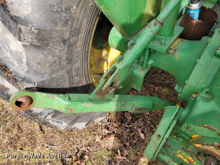 image for item JE9894 John Deere 401  tractor