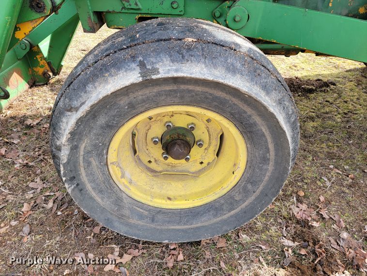image for item JE9894 John Deere 401  tractor