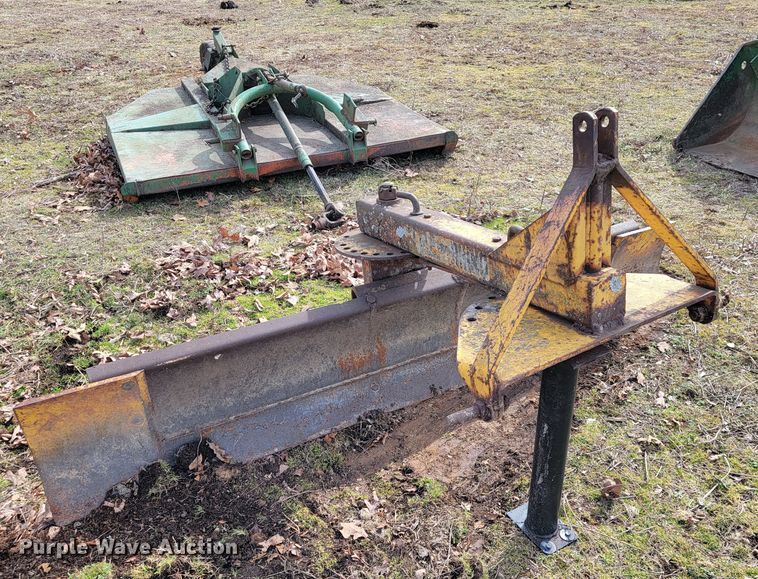 image for item JE9894 John Deere 401  tractor