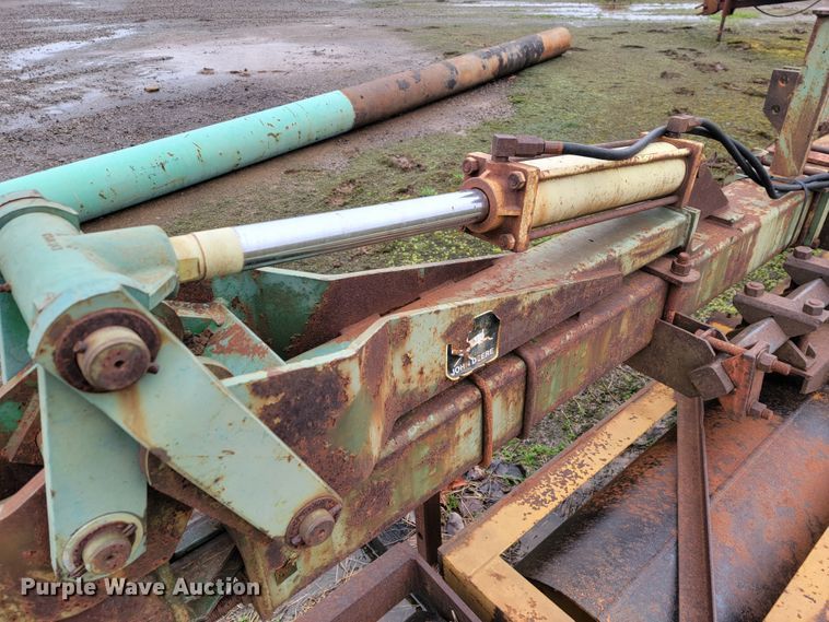 image for item JE9897 John Deere ER020  soil compactor