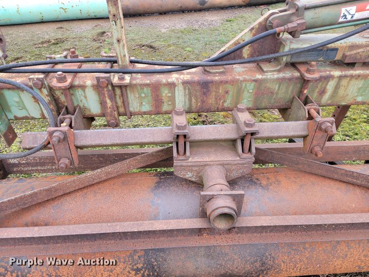 image for item JE9897 John Deere ER020  soil compactor