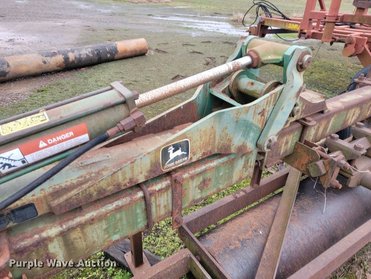 image for item JE9897 John Deere ER020  soil compactor