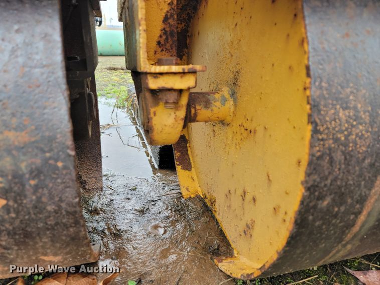 image for item JE9897 John Deere ER020  soil compactor