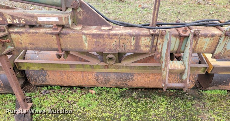 image for item JE9897 John Deere ER020  soil compactor