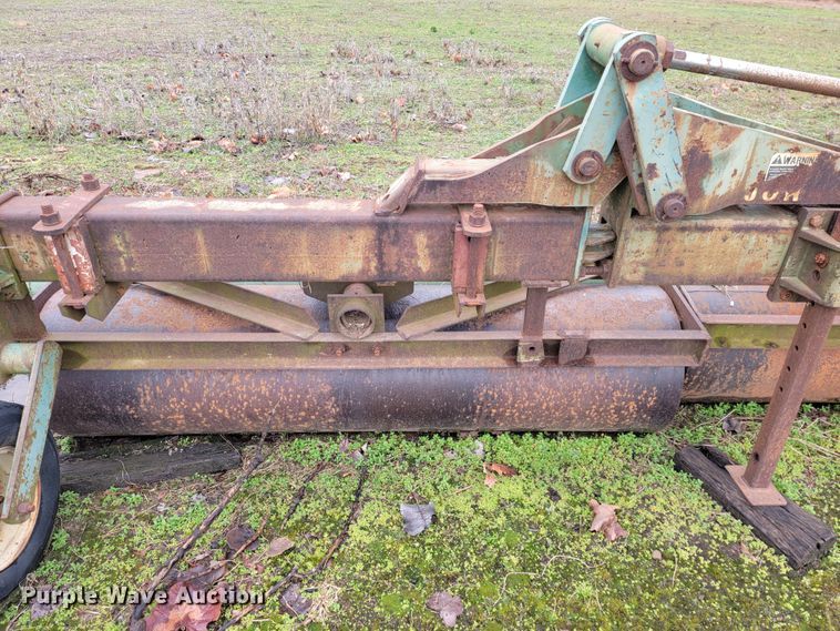 image for item JE9897 John Deere ER020  soil compactor