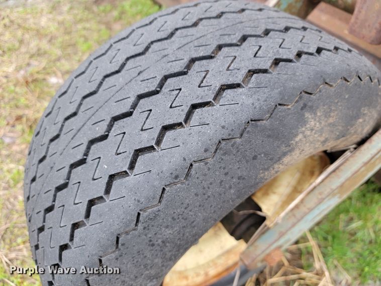 image for item JE9897 John Deere ER020  soil compactor