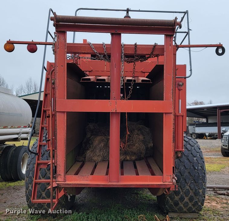 image for item JE9898 Case 8580  large square baler