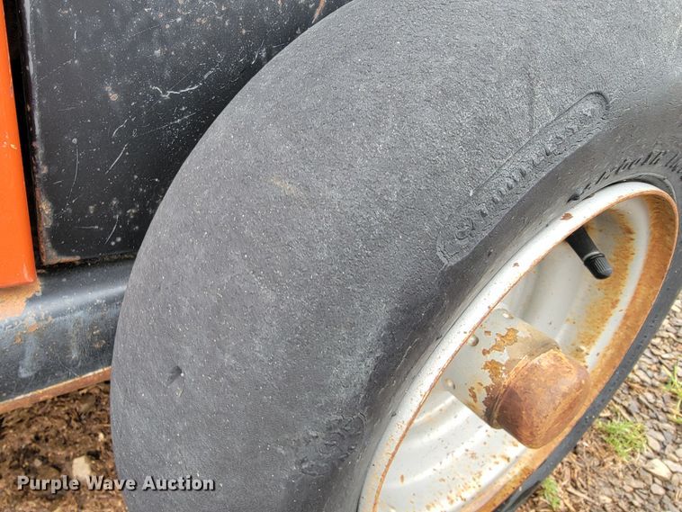 image for item JE9898 Case 8580  large square baler