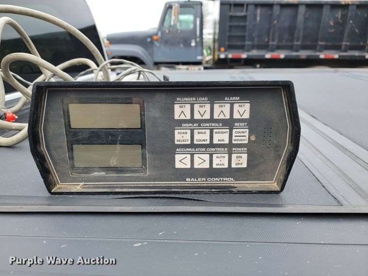 image for item JE9898 Case 8580  large square baler