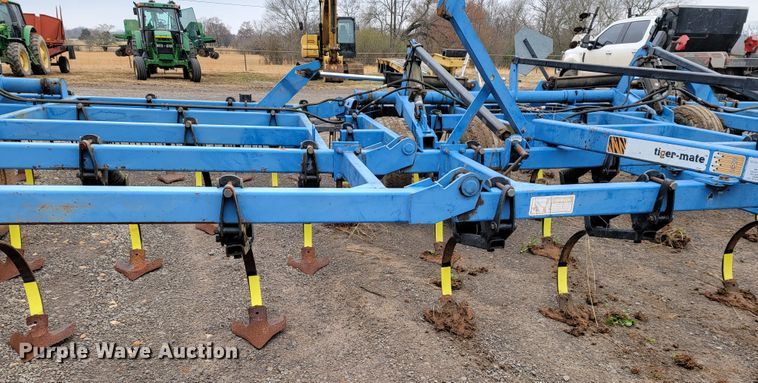 image for item JE9900 DMI Tigermate II  field cultivator