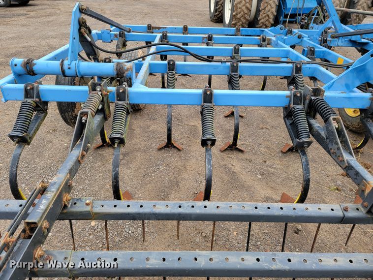 image for item JE9900 DMI Tigermate II  field cultivator
