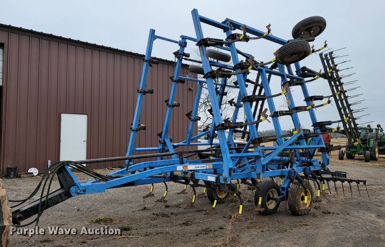 image for item JE9900 DMI Tigermate II  field cultivator