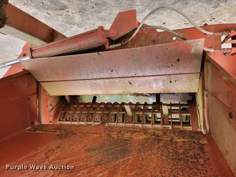 image for item JE9902 Hesston BP25  bale processor