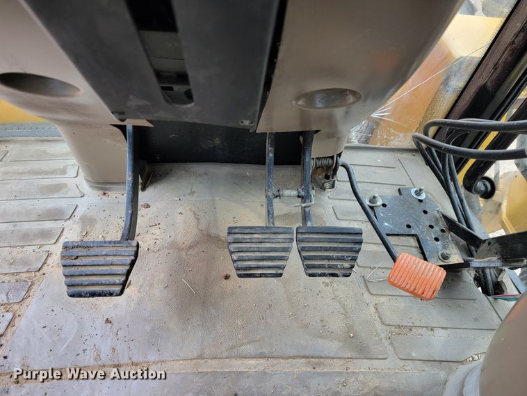 image for item JE9903 2004 Case IH MXM130  MFWD tractor