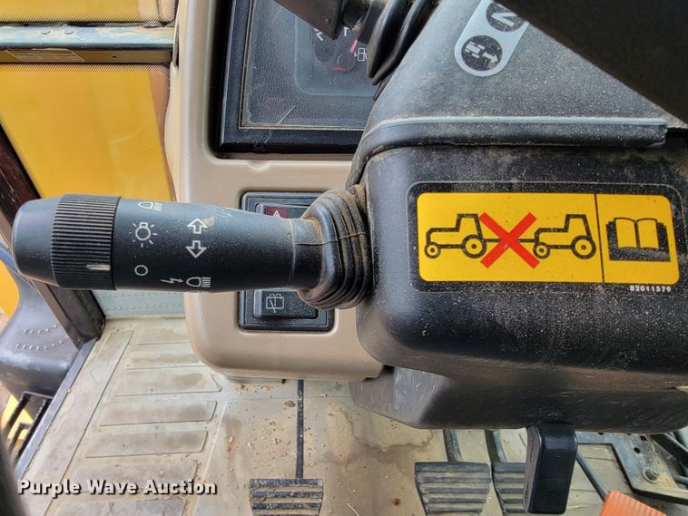 image for item JE9903 2004 Case IH MXM130  MFWD tractor